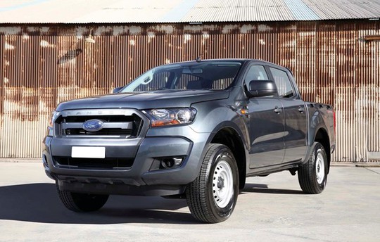 
Ford Ranger XL 2.2L sử dụng vành thép khá rẻ tiền. Ảnh: Ford.
