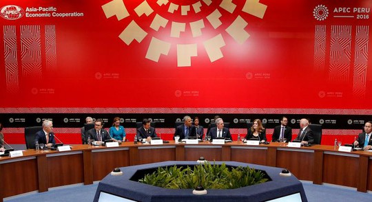 Tổng thống Obama chủ trì cuộc họp với các nhà lãnh đạo TPP ở Peru ngày 19-11-2016. Ảnh: REUTERS