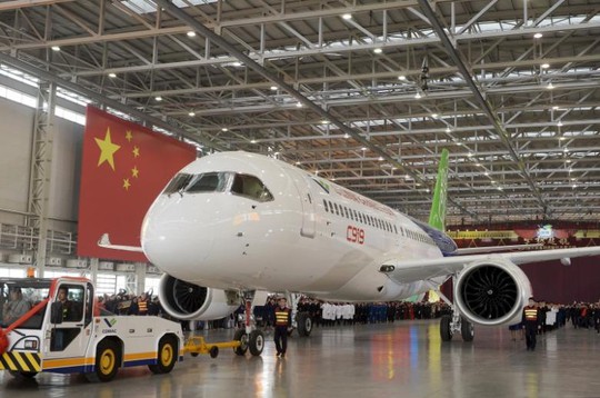 Máy bay chở khách C919 do Trung Quốc chế tạo. Ảnh: REUTERS