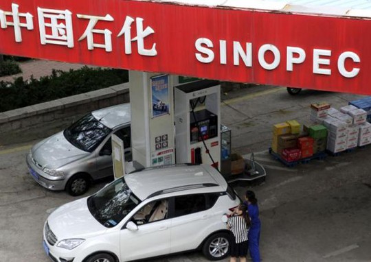 Một cửa hàng xăng dầu của Sinopec. Ảnh: REUTERS