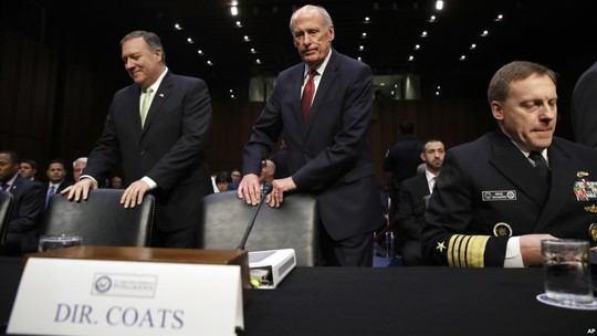Ông Trump yêu cầu 2 “sếp” tình báo dừng cuộc điều tra Nga của FBI - Ảnh 1.