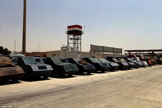 Iraq: Tham quan “nghĩa địa” xe đánh bom tự sát của IS - Ảnh 1.