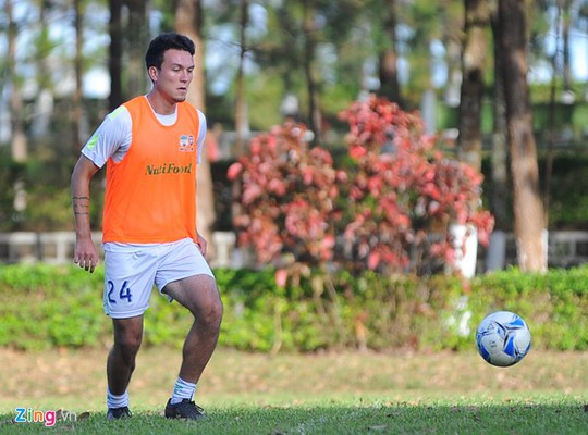 Cầu thủ 3 quốc tịch Mobi Fehr lập công trong trận giao hữu giữa HAGL gặp Đắk Lắk