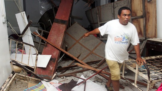 
Một số hình ảnh về thiệt hại do trận động đất khuya ngày 10-2 gây ra tại Philippines. Ảnh: REUTERS
