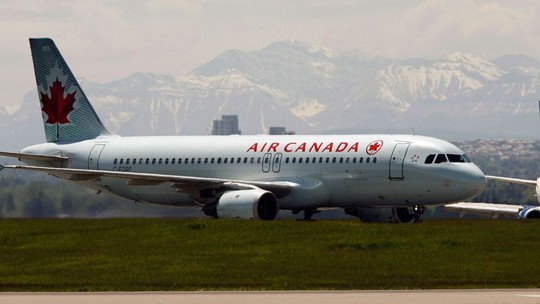 Máy bay Air Canada suýt hạ cánh trúng 4 máy bay - Ảnh 5.