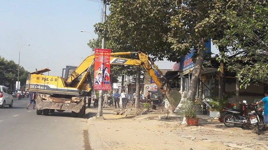 
Lực lượng chức năng TP Biên Hòa ra quân dẹp lấn chiếm vỉa hè đầu tiên trên đường Võ Thị Sáu
