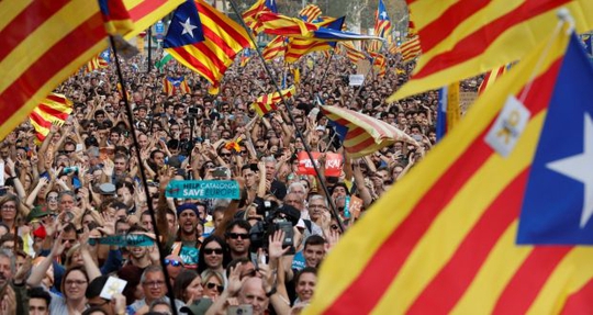 Tây Ban Nha: Nghị viện Catalonia tuyên bố độc lập - Ảnh 2.