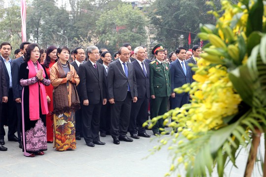 Thủ tướng Nguyễn Xuân Phúc tham dự lễ hội kỷ niệm 228 năm chiến thắng Ngọc Hồi - Đống Đa (ở Hà Nội) vào sáng 1-2 Ảnh: TTXVN