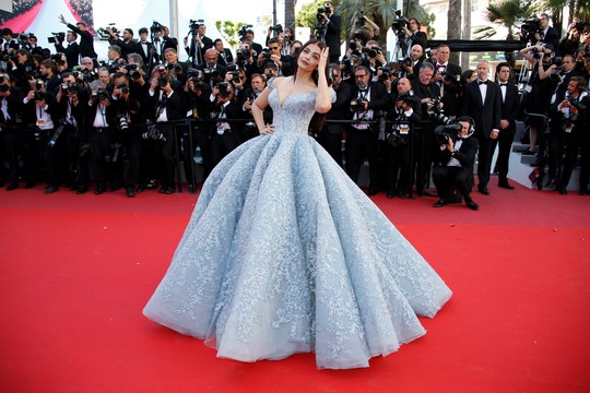 Mỹ nhân Aishwarya Rai lộng lẫy trên thảm đỏ Cannes - Ảnh 6.