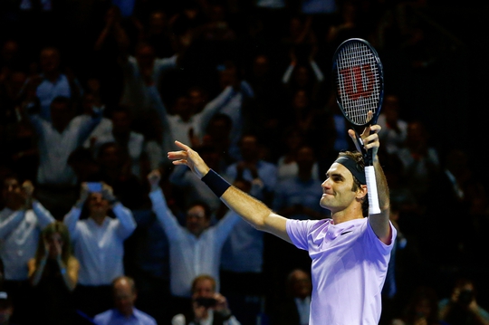 Federer cảm ơn CĐV đồng hương khi lần thứ 8 vô địch Giải Thụy Sĩ Indoor - Ảnh 3.
