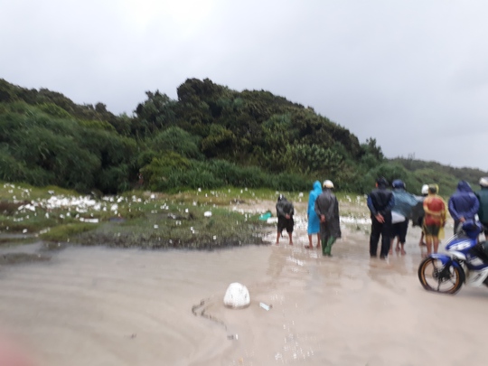 Phát hiện thi thể đàn ông mất đầu ở bãi biển Quảng Trị - Ảnh 1.