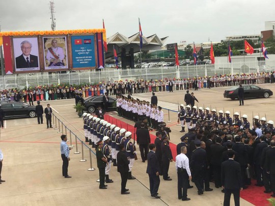 Trang trọng lễ đón Tổng Bí thư tại Hoàng cung Campuchia - Ảnh 3.