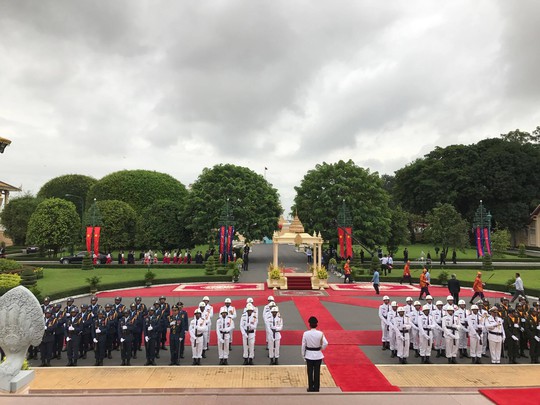 Trang trọng lễ đón Tổng Bí thư tại Hoàng cung Campuchia - Ảnh 19.