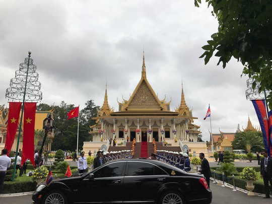 Trang trọng lễ đón Tổng Bí thư tại Hoàng cung Campuchia - Ảnh 21.
