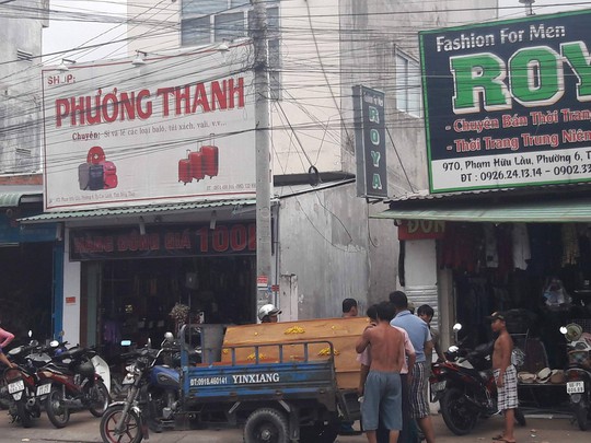 Hốt hoảng khi phát hiện 2 cha con chết bất thường tại nhà riêng - Ảnh 1.