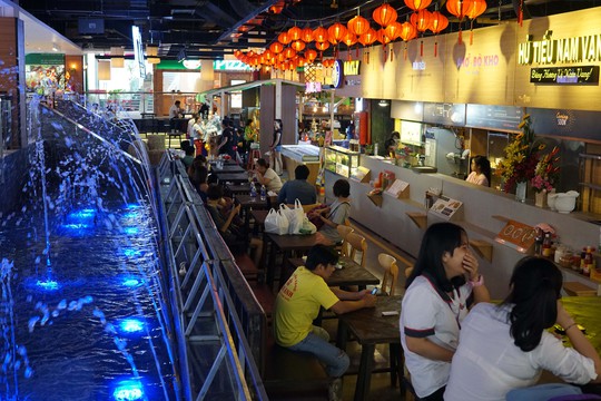 Khu chợ ẩm thực và mua sắm này vừa đáp ứng nhu cầu mua sắm và giải trí của khách hàng trong nước và khách du lịch quốc tế.