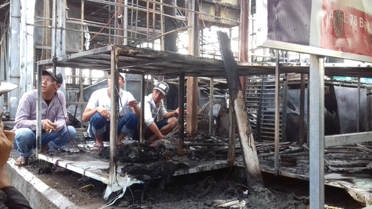 CLIP: Cảnh hoang tàn sau vụ cháy kinh hoàng ở chợ đêm Phú Quốc - Ảnh 4.