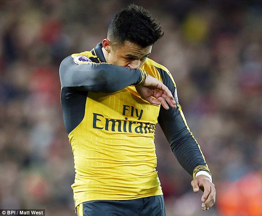 Sanchez nổi giận đòi sớm rời Arsenal