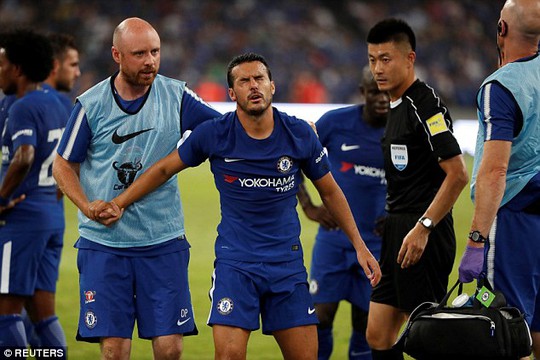 Pedro nhập viện cấp cứu trận Chelsea đại thắng Arsenal - Ảnh 4.