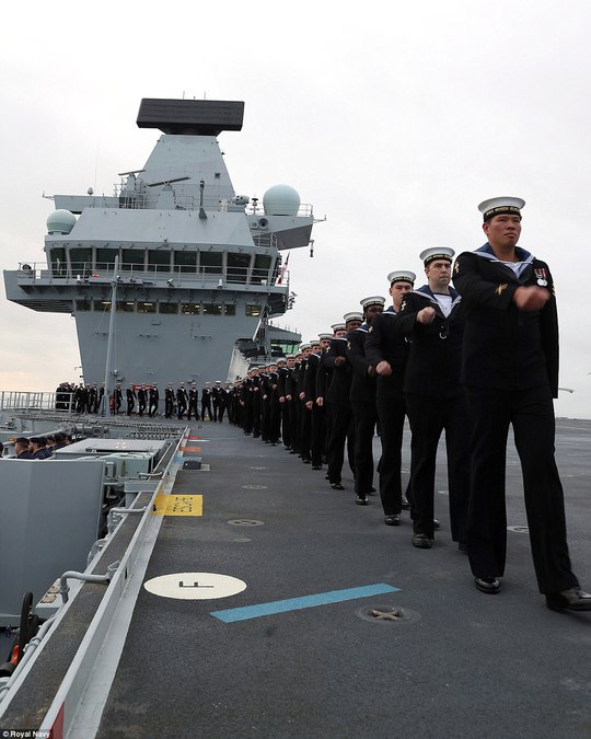 Cận cảnh chiến hạm lớn nhất của Hải quân Anh - Ảnh 6.