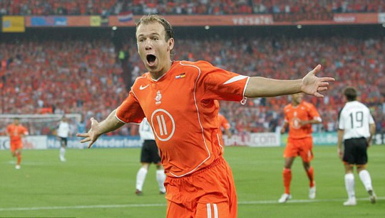 Hà Lan không tranh nổi vé vớt, Robben giã từ đội tuyển - Ảnh 2.