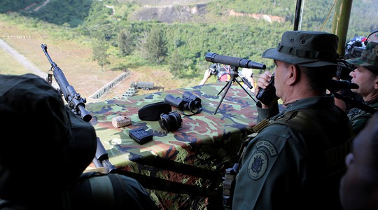 Bị Mỹ đe dọa, Venezuela tập trận rầm rộ - Ảnh 3.