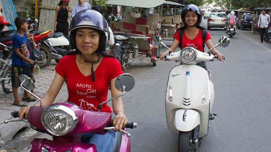 Nhóm Moto Girl, biệt đội xế nữ số 1 Phnom Penh. Ảnh: BBC