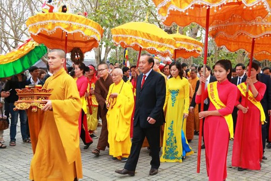 
Phó Thủ tướng Thường trực Trương Hòa Bình về dự lễ và đánh trống khai hội chùa Bái Đính
