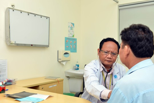 Bệnh nhân viêm phổi được khám tại Bệnh viện Đại học Y Dược TP HCM