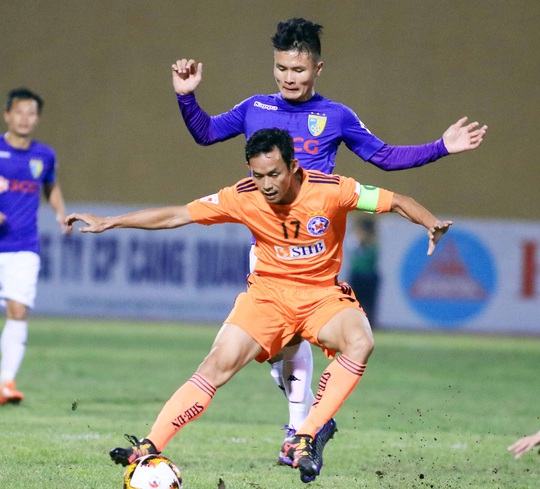 Quang Hải và Vũ Phong đã cống hiến hai bàn thắng đẹp mắt ở vòng 5 V-League 2017