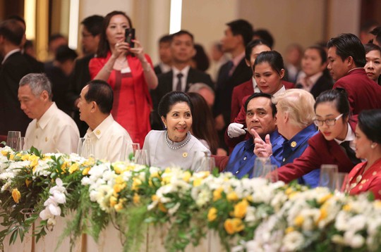 Những hình ảnh ấn tượng tại tiệc chiêu đãi các nhà lãnh đạo APEC - Ảnh 4.