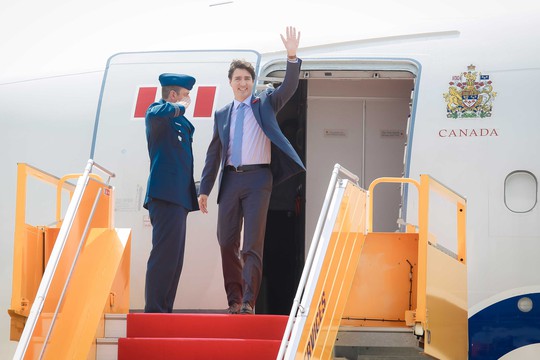 
Thủ tướng Canada nở nụ cười rạng rỡ
