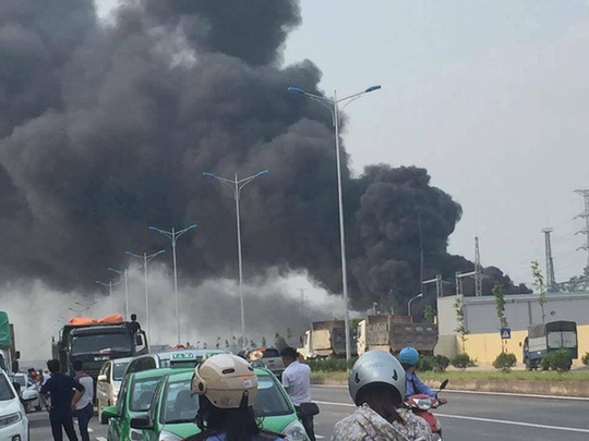 Cháy lớn trạm biến áp 110 KV gần công ty Samsung Thái Nguyên - Ảnh 1.