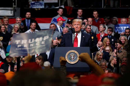 Tổng thống Donald Trump phát biểu trước những người ủng hộ ở TP Nashville, bang Tennessee ngày 15-3 Ảnh: REUTERS