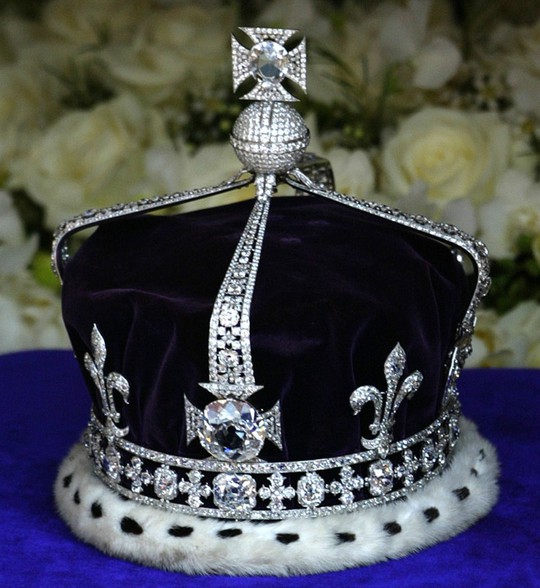  ViÃªn Koh-i-Noor ÄÆ°á»£c ÄÃ­nh trÃªn mÅ© miá»n cá»§a máº¹ ná»¯ hoÃ ng Elizabeth II. áº¢nh: REUTERS 