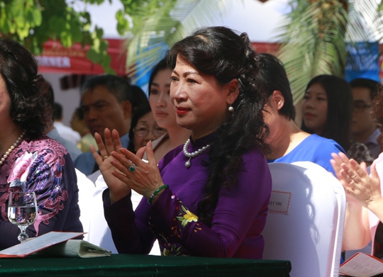 Cận cảnh Phu nhân Thủ tướng dự Lễ hội vàng ASEAN - Ảnh 1.