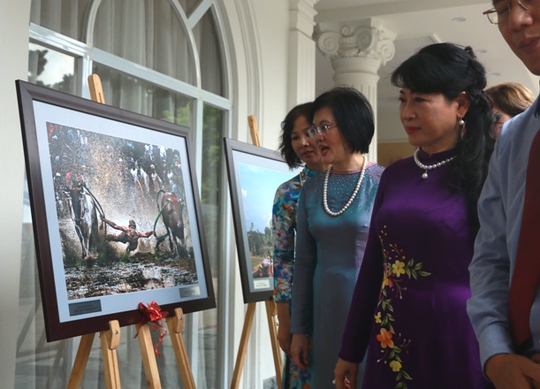 Cận cảnh Phu nhân Thủ tướng dự Lễ hội vàng ASEAN - Ảnh 9.