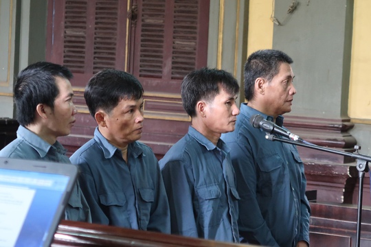 Sa lưới khi trộm đồ cổ ở bàn thờ Chánh thần - Ảnh 2.