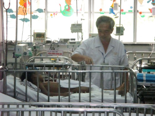 Chuyển viện xuyên biên giới, bé Campuchia được bác sĩ Việt cứu sống - Ảnh 2.