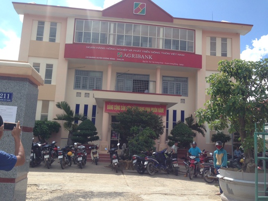 Đắk Lắk: Bắt tạm giam 4 cán bộ ngân hàng Agribank - Ảnh 1. Đắk Lắk: Bắt tạm giam 4 cán bộ ngân hàng Agribank - Ảnh 1.