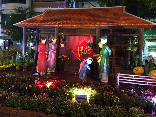 Ngất ngây trước vẻ đẹp của đường hoa Tây Đô 