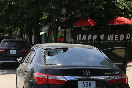 Đà Nẵng: Nhóm thanh niên đập phá ô tô cho… vui đã bị bắt - Ảnh 2.