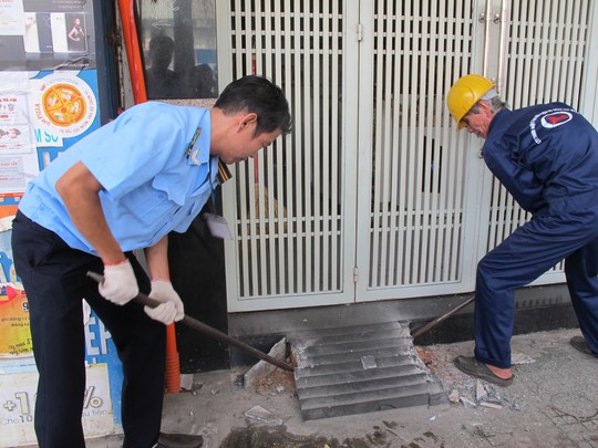 Toàn cảnh dân quận 10 "tự xử" lấn chiếm vỉa hè