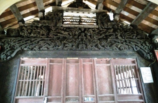 Bảng Môn Đình có kiến trúc rất độc đáo thể hiện bàn tay tài hoa của những nghệ nhân xưa