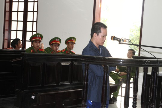 Bé gái 10 tuổi bị gã hàng xóm xâm hại đến mang thai - Ảnh 1.