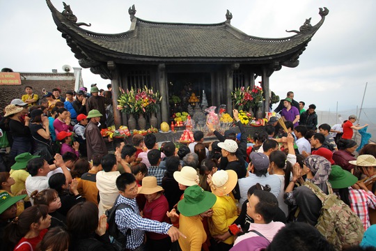 
Chùa Đồng trên đỉnh Yên Tử mùa lễ hội
