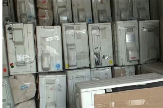 Ráo riết truy tìm chủ lô hàng máy lạnh ở Sài Gòn - Ảnh 1.