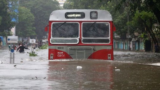 Lũ lụt tàn phá Nam Á, hơn 1.200 người thiệt mạng - Ảnh 5.