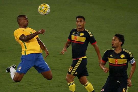 Brazil thắng sát nút Colombia trong trận đấu vì Chapecoense