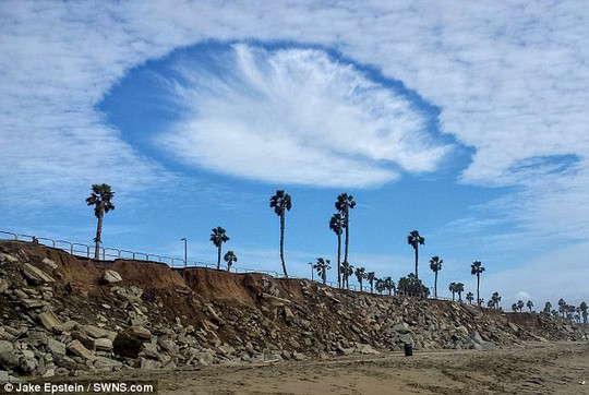 
Đám mây lạ khiến người dân ở California, Mỹ sửng sốt. Ảnh: Daily Mail
